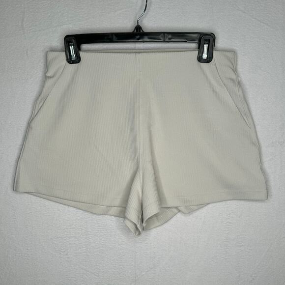 Lululemon Ribbed Softstreme HR Short 2” NWT - Bone / Size 8 - Picture 1 of 8